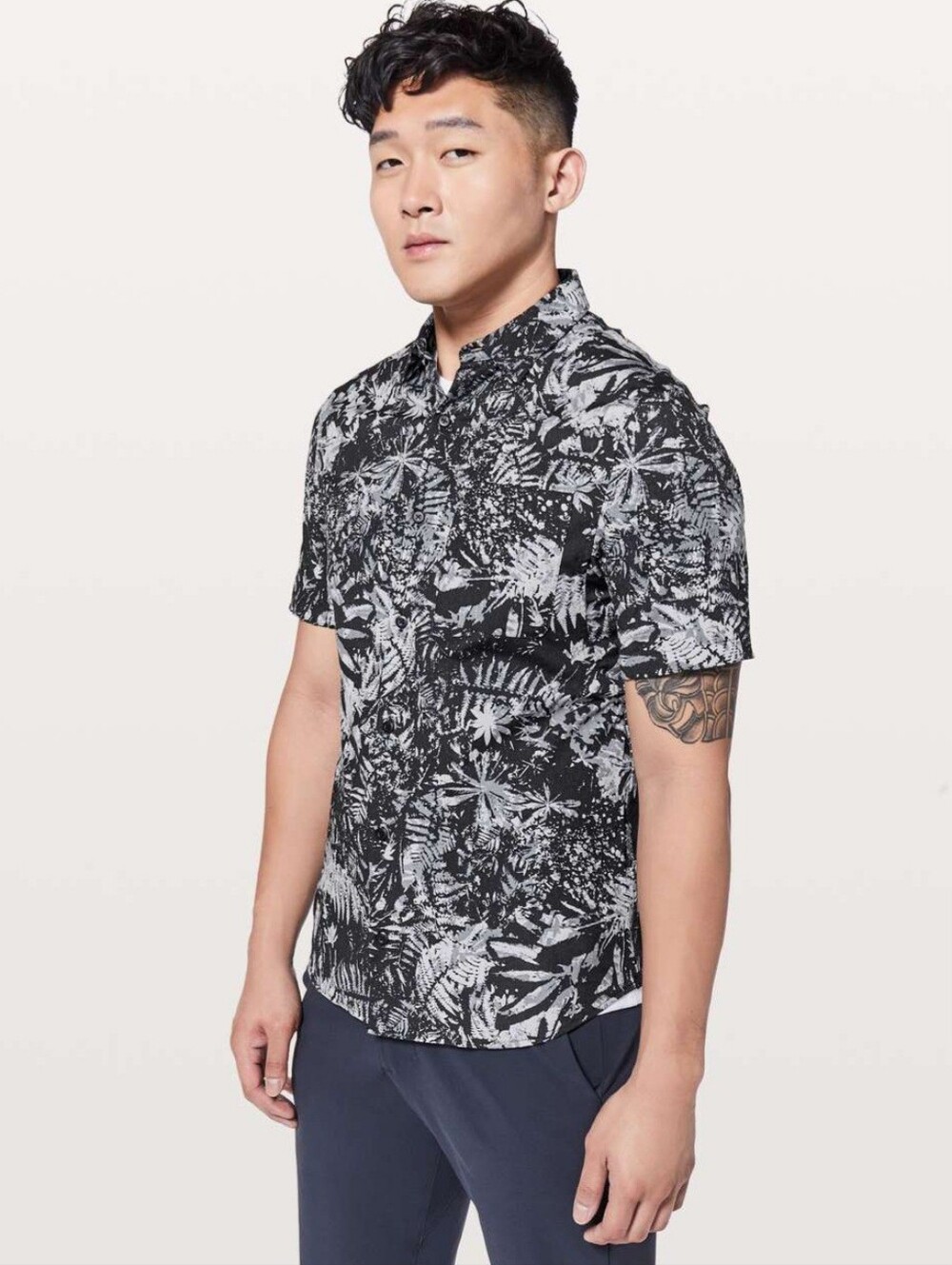 Lululemon All Town Short-Sleeve Button-Down Hawaiian Shirt - Size Large - Black